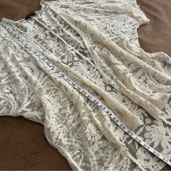 Knapp Studio Ivory Lace Kimono Cardigan Size S (but roomy) - Picture 6 of 13
